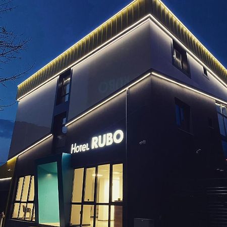 Rubo Hotel Shumen Bagian luar foto
