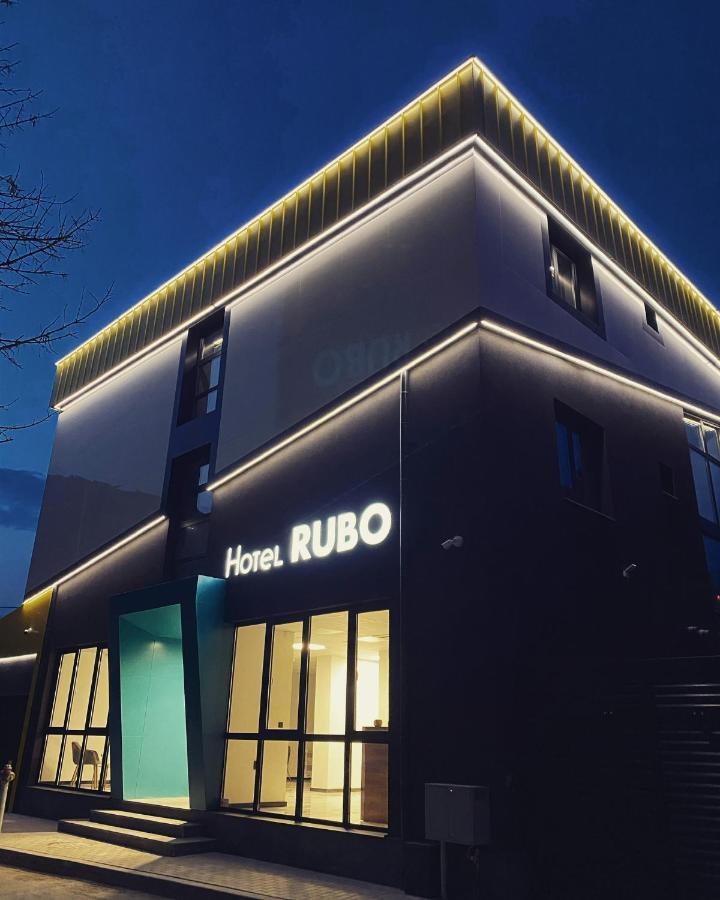 Rubo Hotel Shumen Bagian luar foto