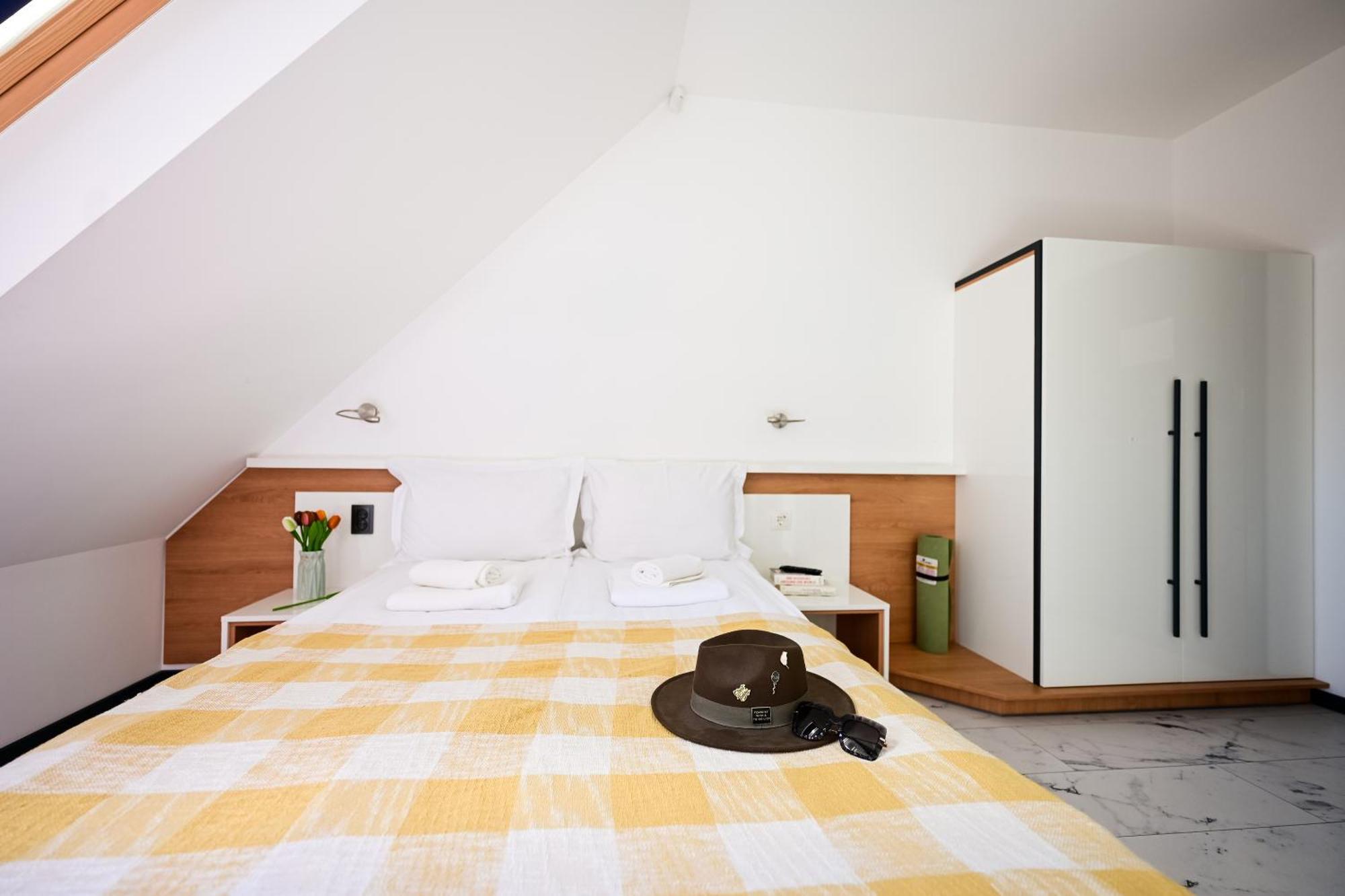 Rubo Hotel Shumen Bagian luar foto