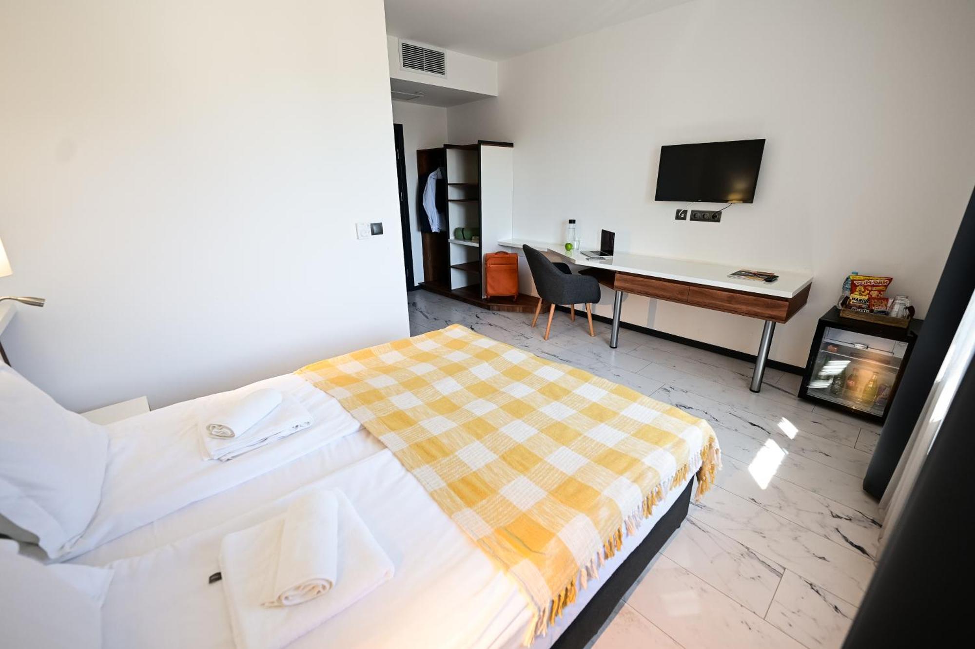 Rubo Hotel Shumen Bagian luar foto