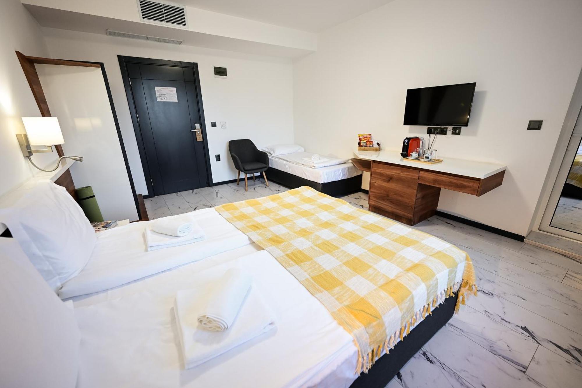 Rubo Hotel Shumen Bagian luar foto
