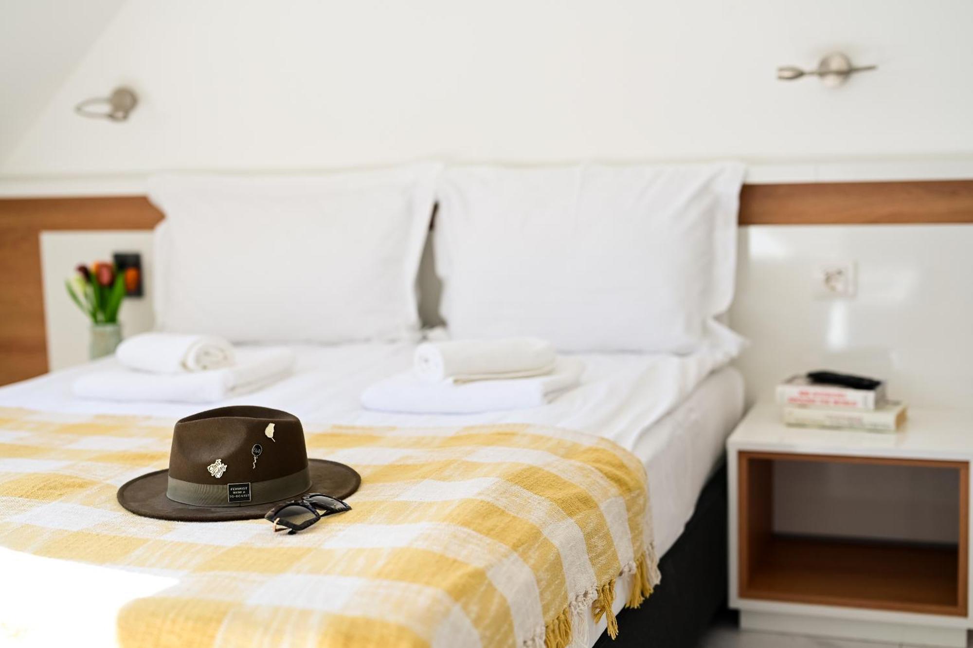 Rubo Hotel Shumen Bagian luar foto