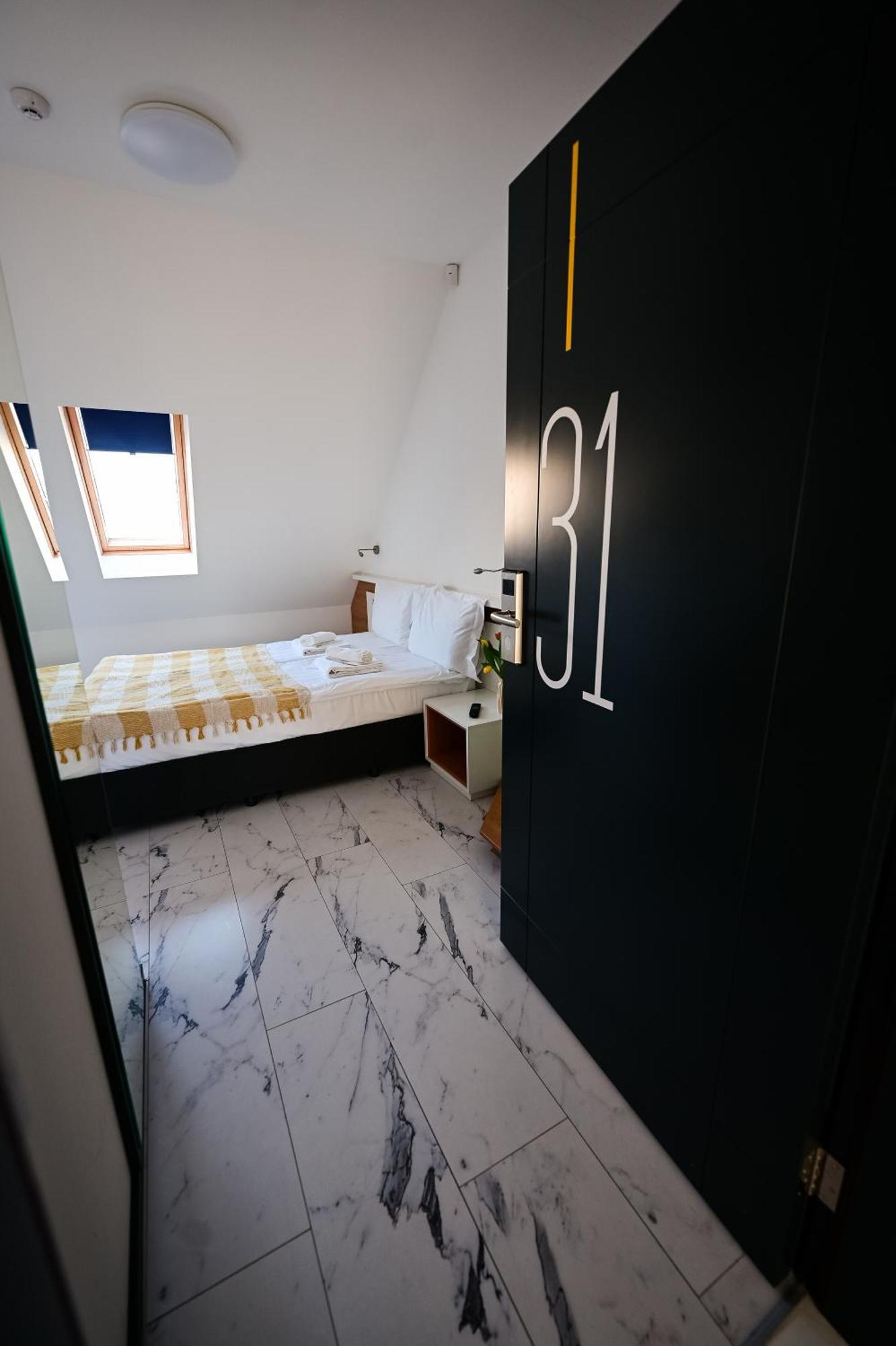 Rubo Hotel Shumen Bagian luar foto