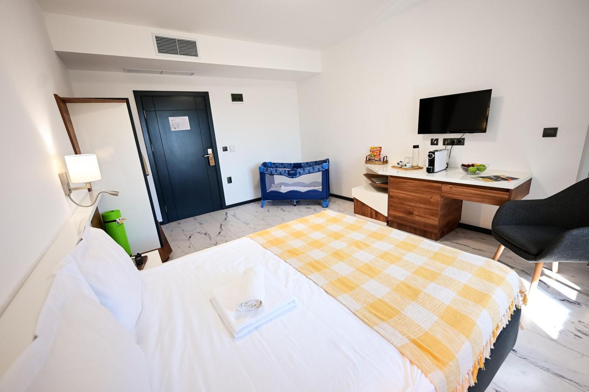 Rubo Hotel Shumen Bagian luar foto
