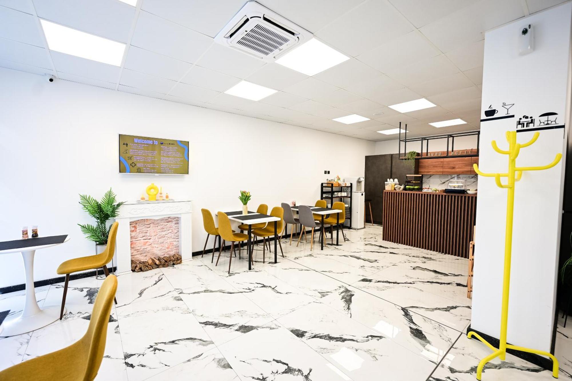 Rubo Hotel Shumen Bagian luar foto